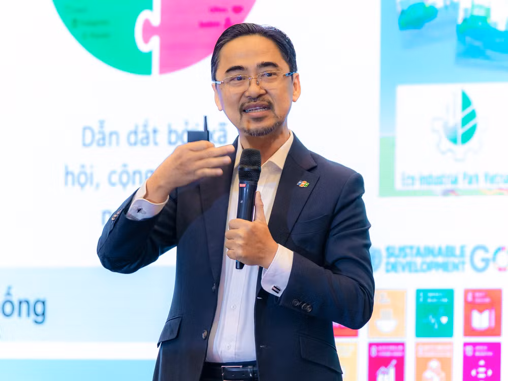 Ông Phan Thanh Sơn, Phó Chủ tịch điều hành, Giám đốc phát triển kinh doanh Công ty Hệ thống Thông tin FPT đưa ra những sáng kiến về chủ đề “Quy hoạch, xây dựng, vận hành thông minh, bền vững dựa trên trên nền tảng dữ liệu".