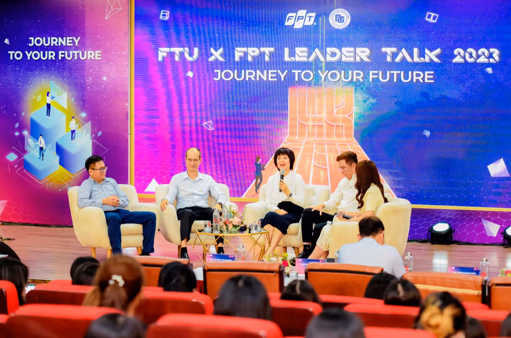 Tập đoàn FPT tổ chức chương trình Leader Talk - Journey To Your Future dành cho sinh viên tại Đại học Ngoại thương Hà Nội (FTU).