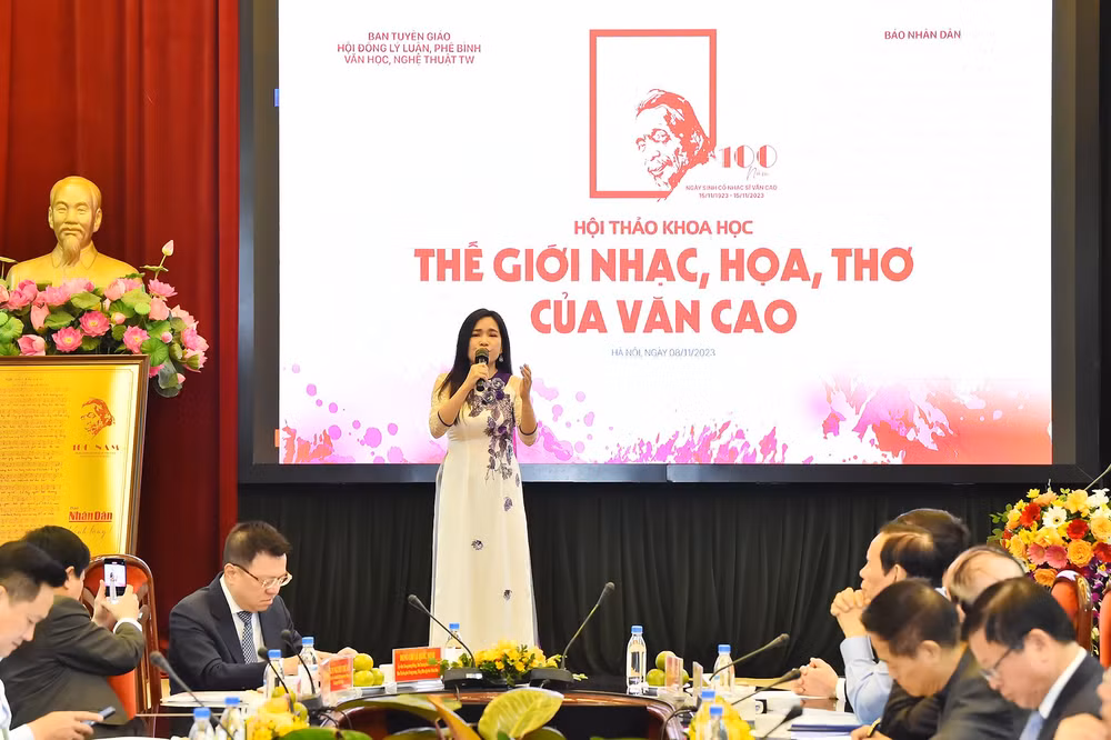 Tác phẩm Suối mơ được nữ ca sĩ Đài Tiếng nói Việt Nam biểu diễn. Tác phẩm Suối mơ được nữ ca sĩ Đài Tiếng nói Việt Nam biểu diễn.