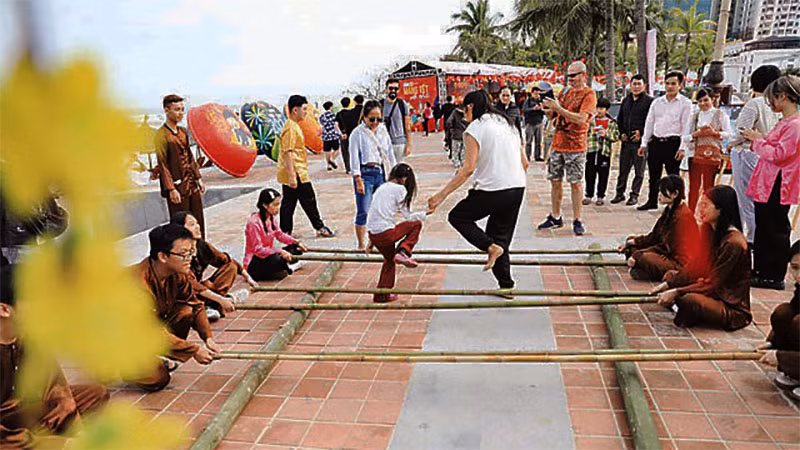 Đà Nẵng tổ chức nhiều hoạt động phục vụ người dân và du khách.