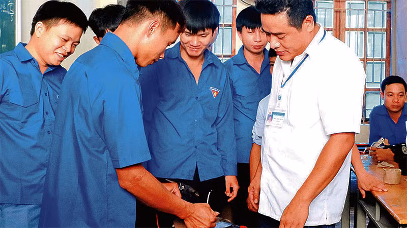 Đào tạo nghề cho người lao động tại Trường cao đẳng Kỹ thuật và Công nghệ Hà Giang.