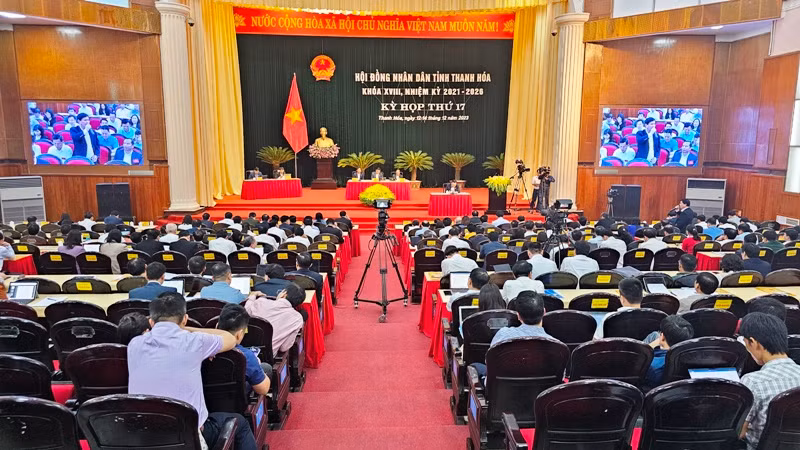 Quang cảnh kỳ họp Hội đồng nhân dân tỉnh Thanh Hóa ngày 14/12.