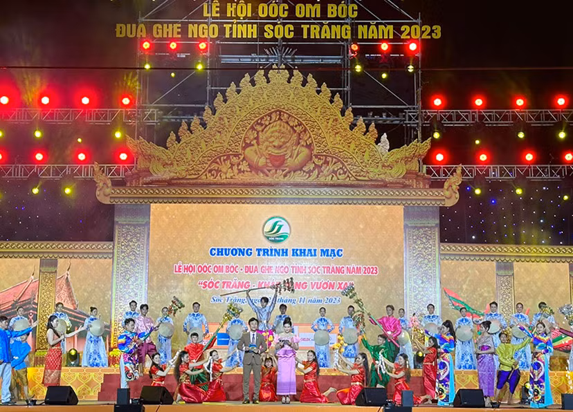 Chương trình khai mạc Lễ hội Óc Om Bóc - Đua nghe Ngo tỉnh Sóc Trăng 2023.