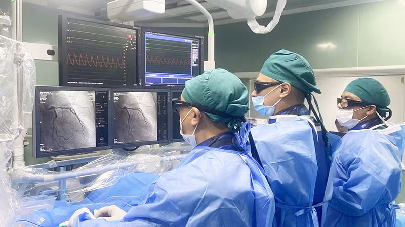 Phát hiện bệnh nhân bị tắc hoàn toàn nhánh động mạch vành trái