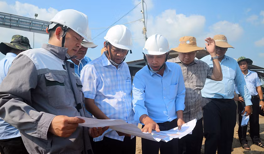 Lãnh đạo tỉnh Sóc Trăng kiểm tra, đôn đốc tiến độ thi công cao tốc.