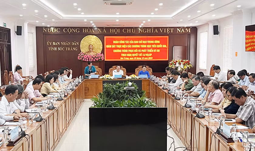 Quang cảnh buổi giám sát của đoàn Trung ương