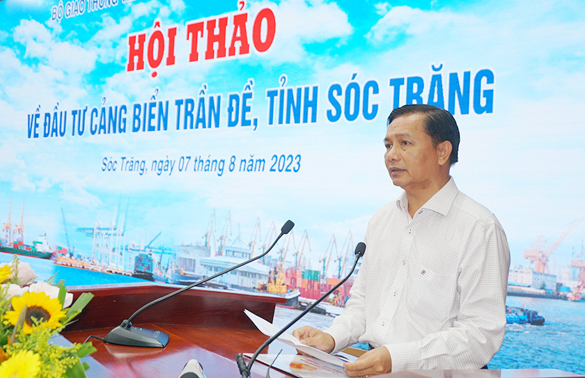 Chủ tịch Ủy ban nhân dân tỉnh Sóc Trăng phát biểu tại Hội thảo.