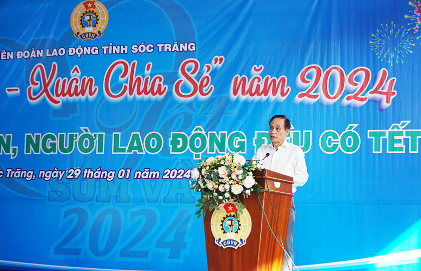 Đồng chí Lê Hoài Trung chúc Tết công nhân, người lao động tại tỉnh Sóc Trăng