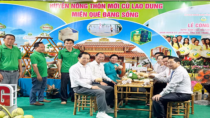 Trải nghiệm không gian nông thôn mới và hàng OCOP