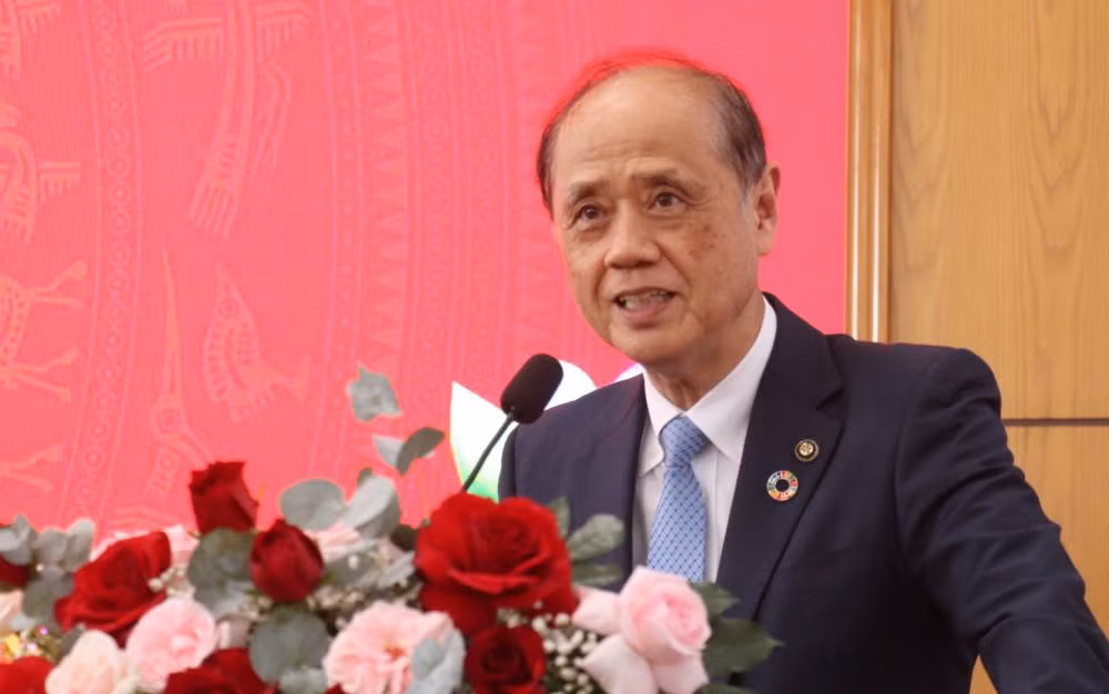 Ngài Thị trưởng và Chủ tịch Hội Công thương thành phố Okayama phát biểu tại tọa đàm.