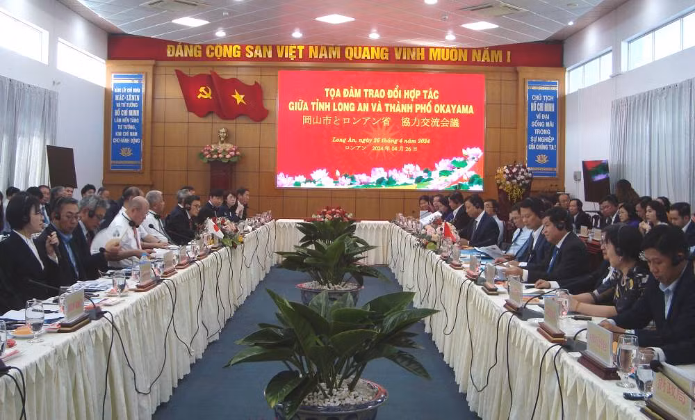 Quang cảnh buổi tọa đàm. 