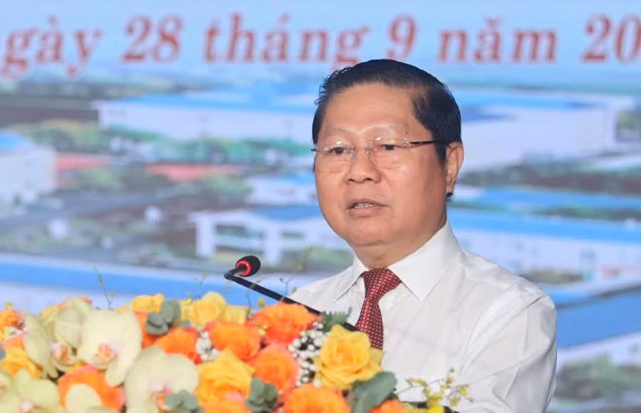 Thứ trưởng Lao động-Thương binh và Xã hội Lê Tấn Dũng phát biểu tại lễ Trao Quyết định thành lập Trường cao đẳng Y tế Long An.