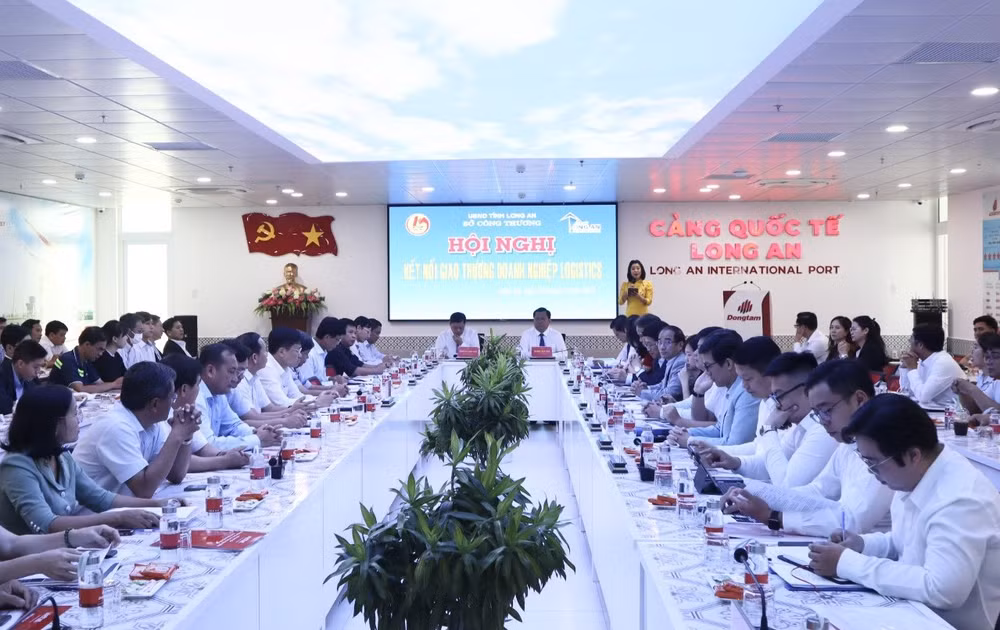 Quang cảnh Hội nghị giao thương doanh nghiệp logistics.