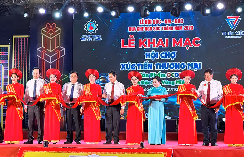 Nghi thức khai mạc hội chợ