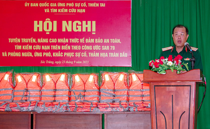 Thiếu Tướng Lã Đại Phong phát biểu tại hội nghị