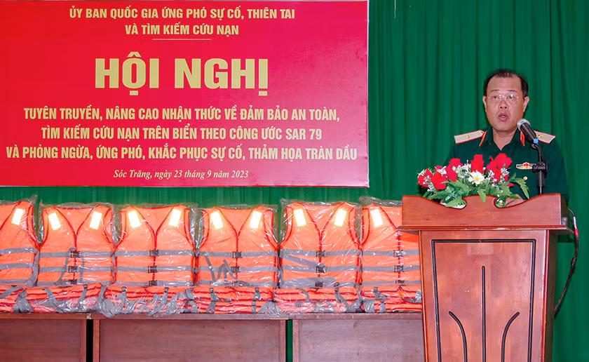 Thiếu Tướng Lã Đại Phong phát biểu tại hội nghị