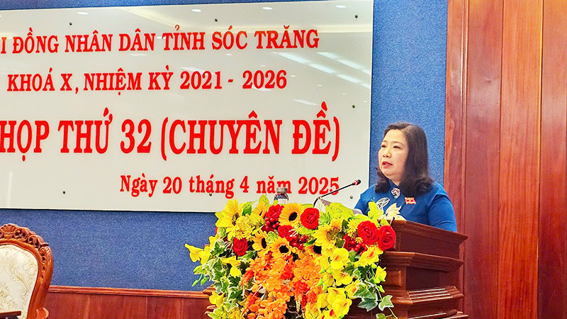 Chủ tịch Hội đồng nhân dân tỉnh Sóc Trăng Hồ Thị Cẩm Đào phát biểu bế mạc kỳ họp