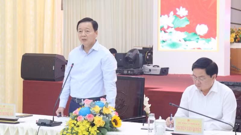 Phó Thủ tướng Chính phủ Trần Hồng Hà phát biểu chỉ đạo.