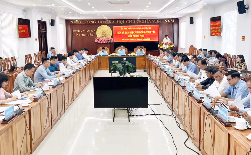 Quang cảnh buổi làm việc.