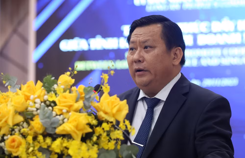 Phó Chủ tịch Ủy ban nhân dân tỉnh Long An Huỳnh Văn Sơn phát biểu tại buổi tọa đàm.