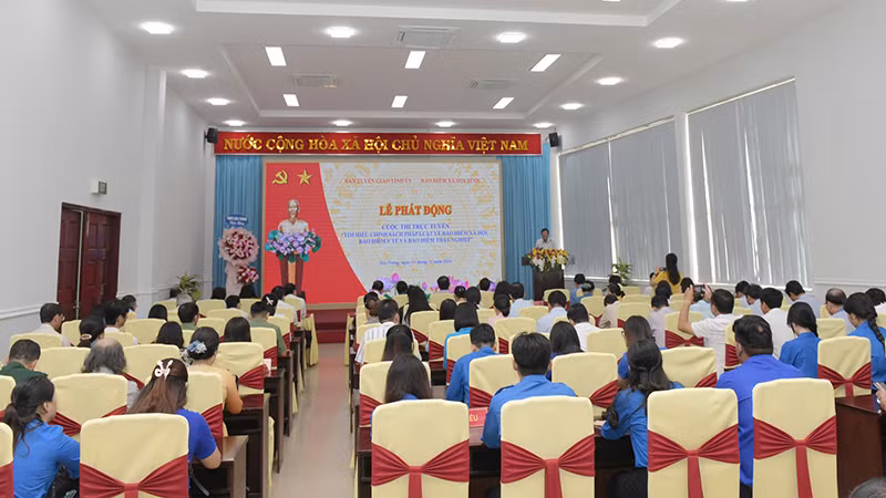 Quang cảnh buổi lễ phát động cuộc thi.