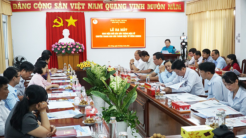 Quang cảnh Lễ ra mắt giao diện mới Báo Sóc Trăng điện tử.