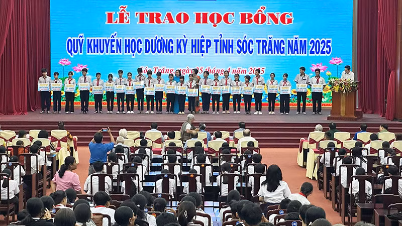 Quang cảnh buổi lễ.