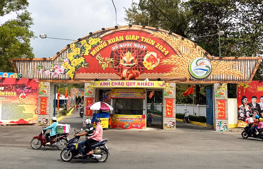 Sau thời gian chỉnh trang, Khu Văn hóa Hồ nước Ngọt đón nhân dân vào vui Xuân