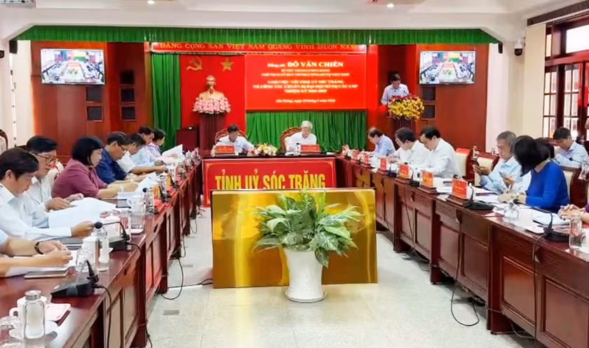 Quang cảnh buổi làm việc.