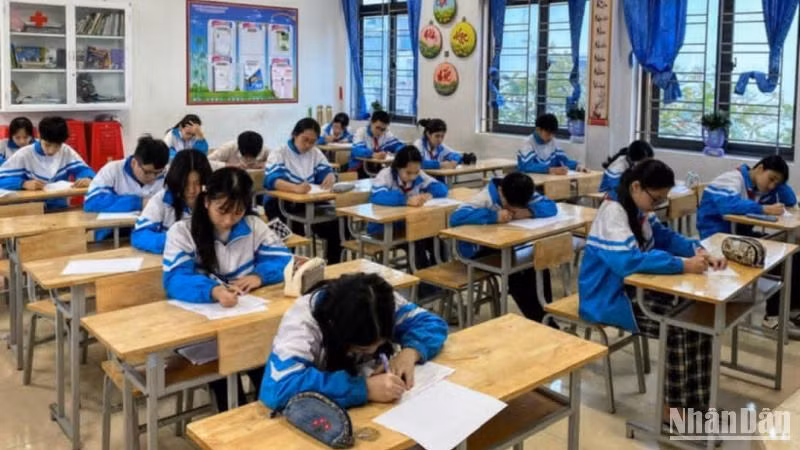 Học sinh trường Trung học cơ sở Minh Thành (thành phố Thái Bình) tham gia Kỳ khảo sát chất lượng kỳ 1 năm học 2024-2025.