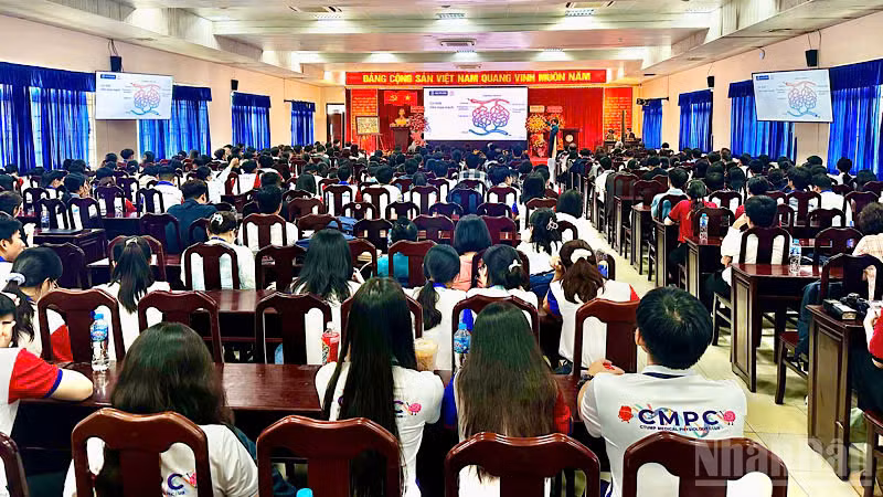 Toàn cảnh Hội nghị.