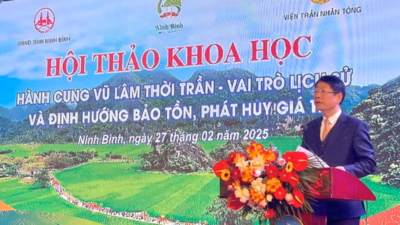Đồng chí Trần Song Tùng, Phó Chủ tịch Ủy ban nhân dân tỉnh Ninh Bình phát biểu khai mạc hội thảo.