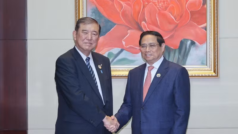 Thủ tướng Phạm Minh Chính và Thủ tướng Nhật Bản Shigeru Ishiba. (Ảnh: Nhật Bắc/VGP)