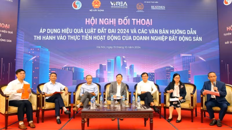 Các đại biểu tham dự đối thoại tại hội nghị.