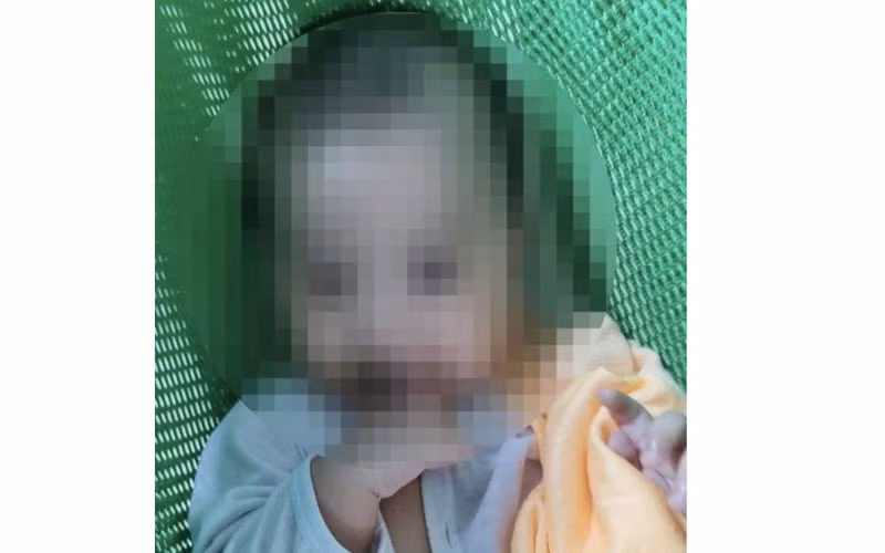 Cháu bé vẫn đang nguy kịch sau ca phẫu thuật. (Nguồn: VOV)