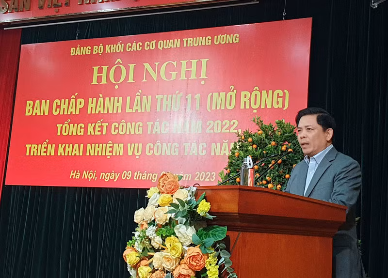 Đồng chí Nguyễn Văn Thể, Ủy viên Trung ương Đảng, Bí thư Đảng ủy Khối phát biểu kết luận hội nghị.