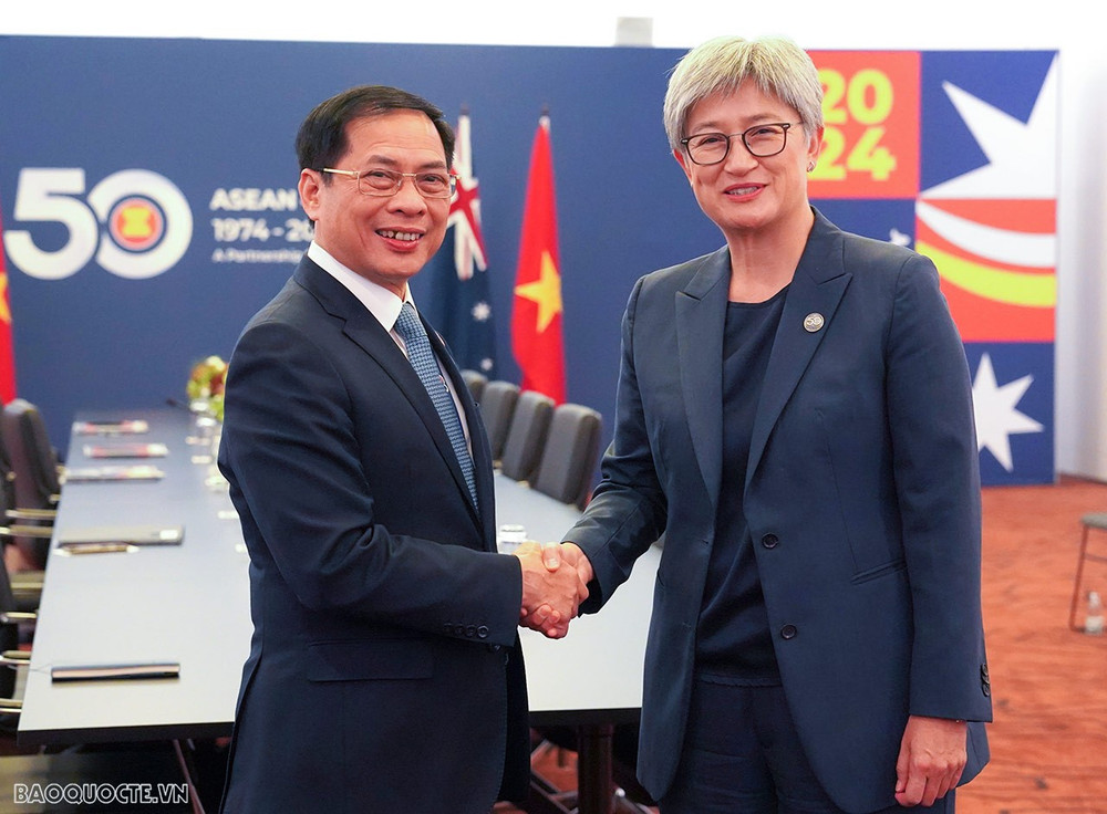 Bộ trưởng Ngoại giao Bùi Thanh Sơn và Bộ trưởng Ngoại giao Australia Penny Wong tại cuộc gặp. Ảnh: TTXVN.