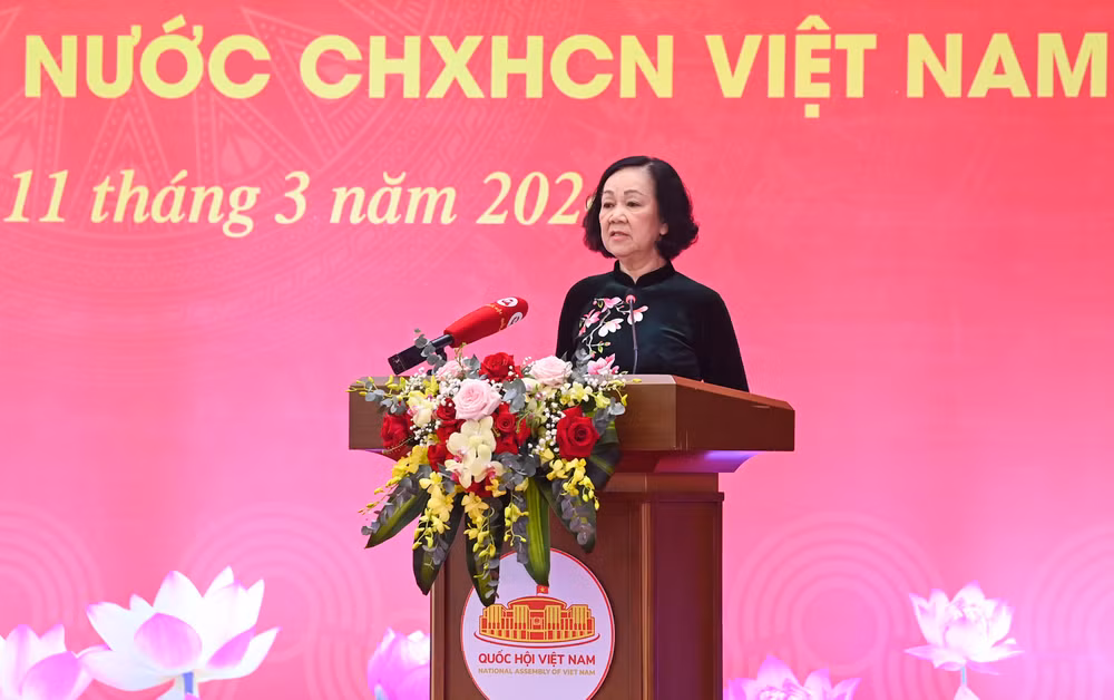 Đồng chí Trương Thị Mai, Ủy viên Bộ Chính trị, Thường trực Ban Bí thư, Trưởng ban Tổ chức Trung ương phát biểu tại buổi lễ.