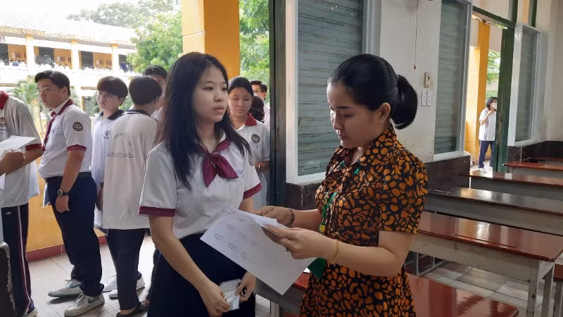 Thí sinh tham dự kỳ thi tốt nghiệp trung học phổ thông năm 2024 tại Thành phố Hồ Chí Minh.