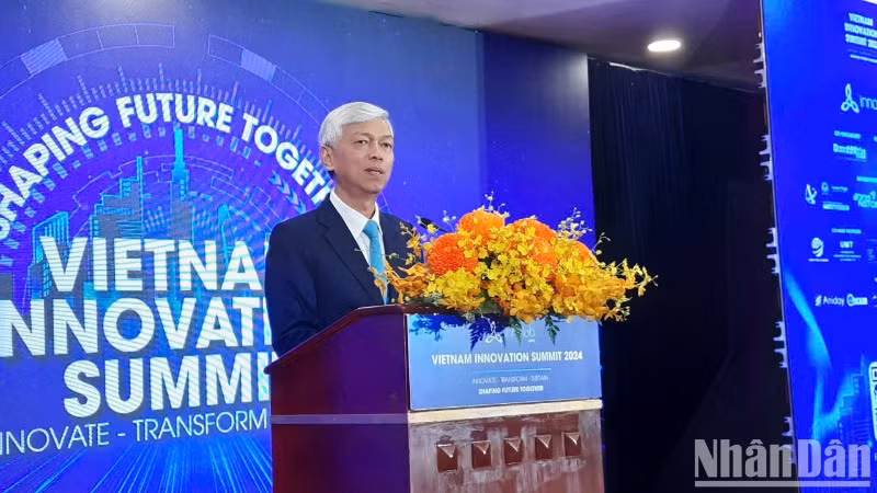 Phó Chủ tịch Ủy ban nhân dân Thành phố Hồ Chí Minh Võ Văn Hoan phát biểu tại hội nghị.