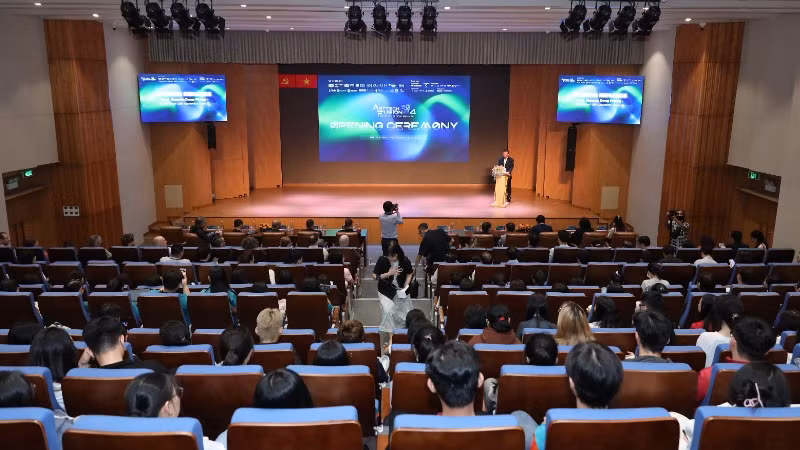 Quang cảnh lễ khai mạc ArtTech Fusion 2024.