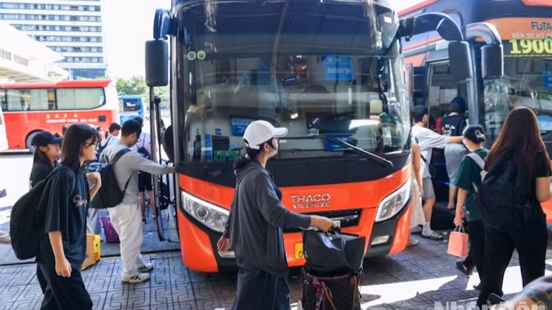 Các bến xe tại Hà Nội đã sẵn sàng các phương án phục vụ nhu cầu đi lại của người dân dịp 30/4.