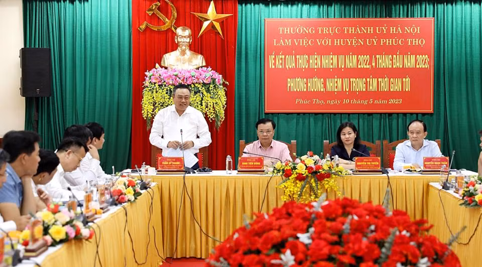  Thường trực Thành ủy Hà Nội làm việc với Huyện ủy Phúc Thọ, sáng 10/5.