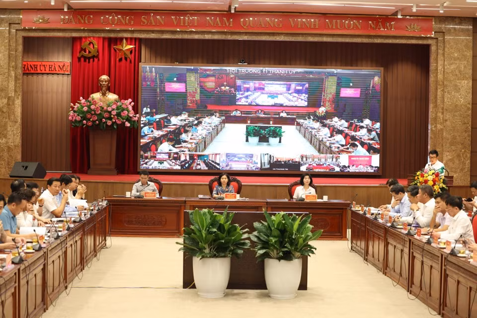 Quang cảnh hội nghị, chiều 28/6.