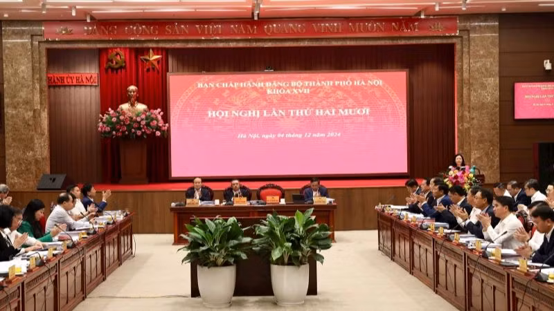 Quang cảnh hội nghị Ban Chấp hành Đảng bộ thành phố Hà Nội sáng 4/12.