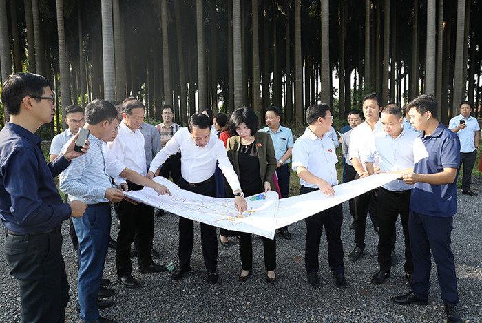 Lãnh đạo HĐND thành phố Hà Nội khảo sát dự án Tây Thăng Long trên địa bàn quận Bắc Từ Liêm.