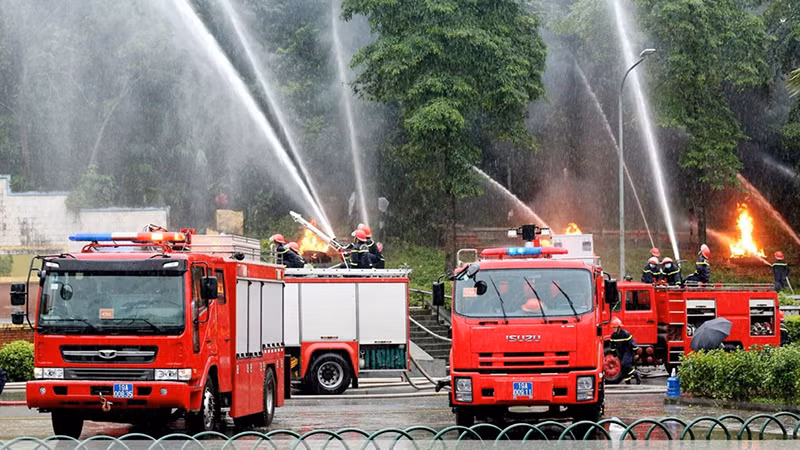Các lực lượng tham gia diễn tập phòng cháy, chữa cháy.