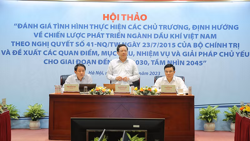 Đồng chí Nguyễn Đức Hiển, Phó Trưởng Ban Kinh tế Trung ương kết luận hội thảo.