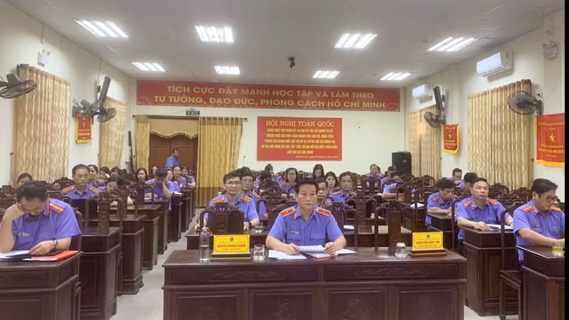 Cán bộ ngành kiểm sát dự hội nghị tại điểm cầu của ngành.