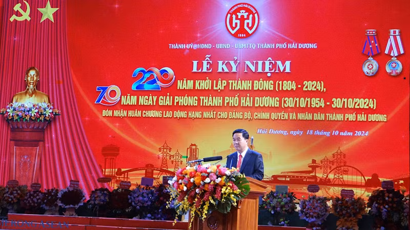 Chủ tịch Ủy ban nhân dân thành phố Hải Dương Nguyễn Văn Kiên phát biểu tại Lễ kỷ niệm 220 năm khởi lập Thành Đông.